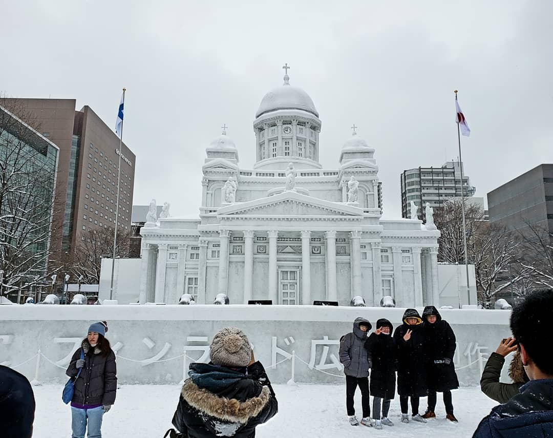 long weekend guide 2020 - christmas day and new year's day japan sapporo snow festival