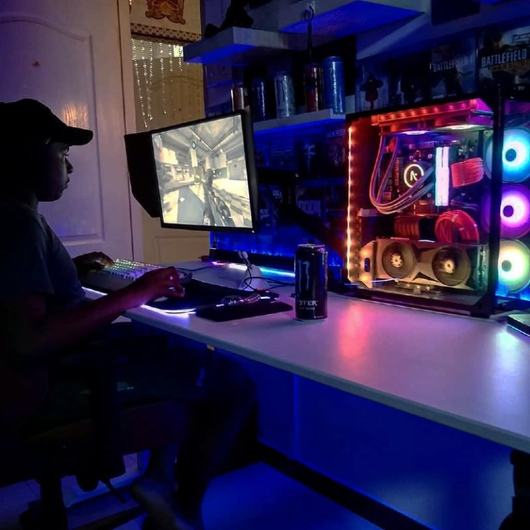 6 Best Gaming PCs In Singapore To Play Dota & COD Online Without Lag