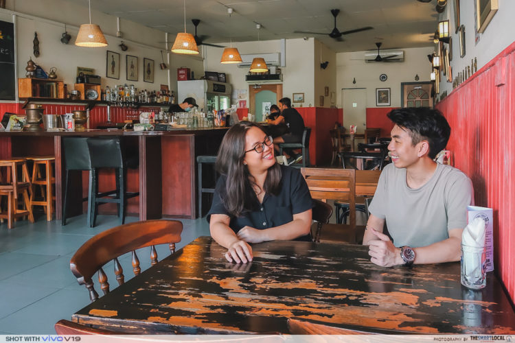 Quiet Bars In Singapore To Spend Couple Time Outdoors