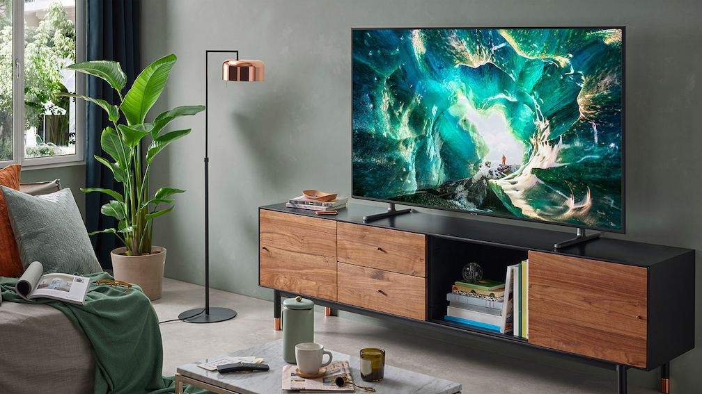 best smart tvs in singapore - the Samsung R8000 is the best for sports and gaming.