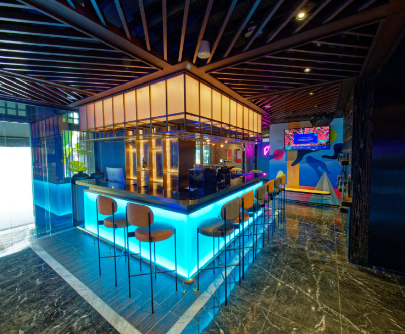 cheap hotel singapore 2020 - hotel sohola neon lit bar area