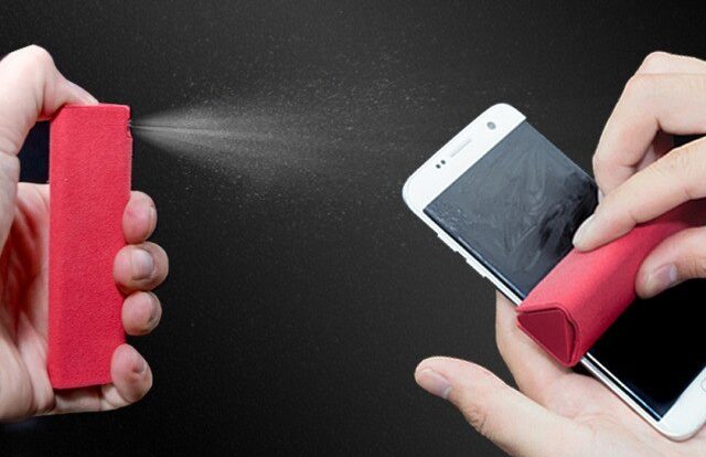 portable mobile screen spray and wipe combo cleans fingerprints and oil stains on your screen