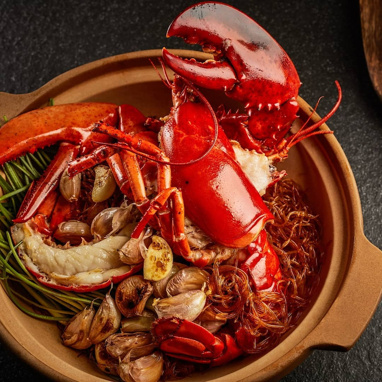 august 2020 deals - live lobster and alaskan crab 1-for-1 at Jumbo Seafood,