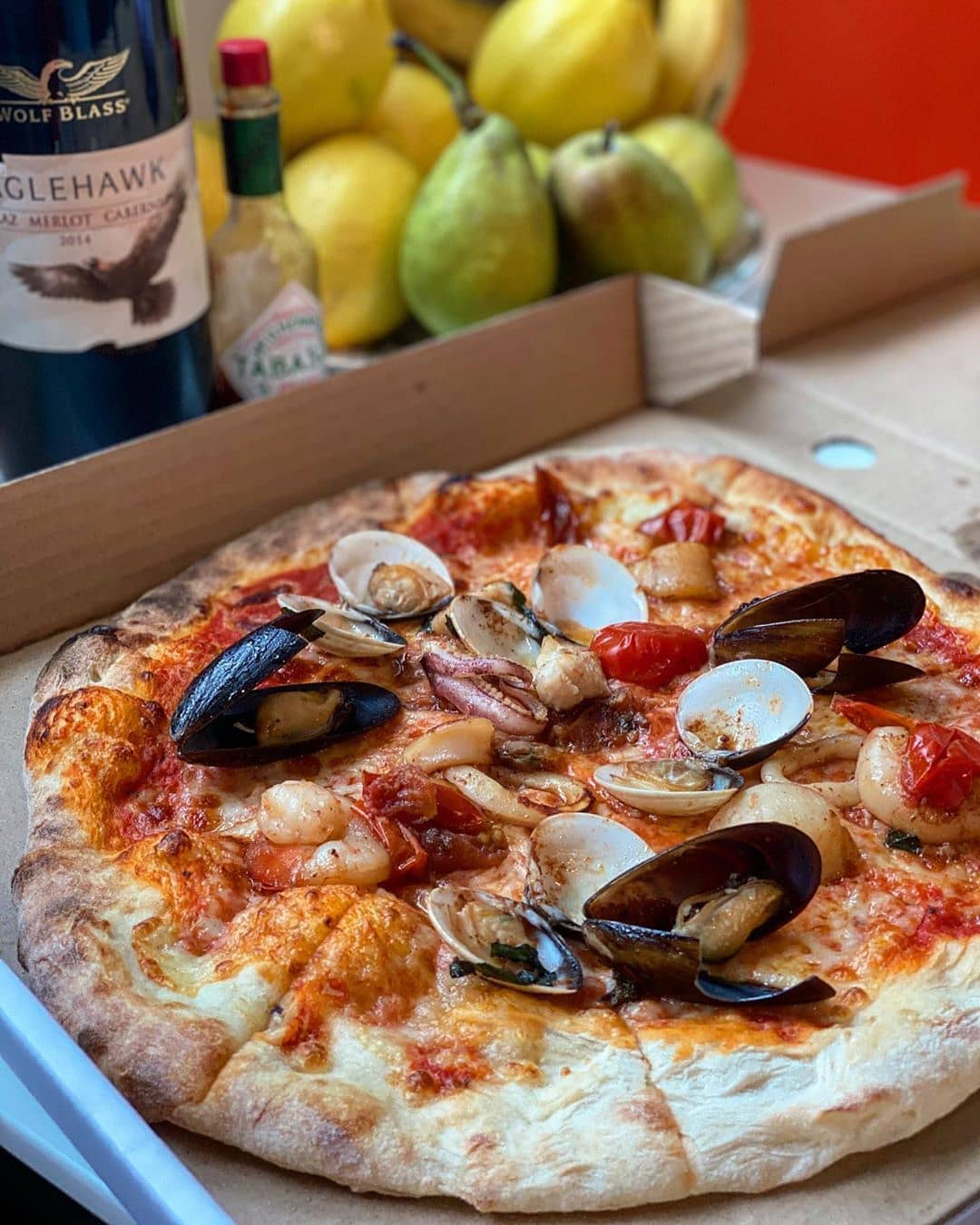 Rosso Vino Robertson Quay Italian Seafood Pizza