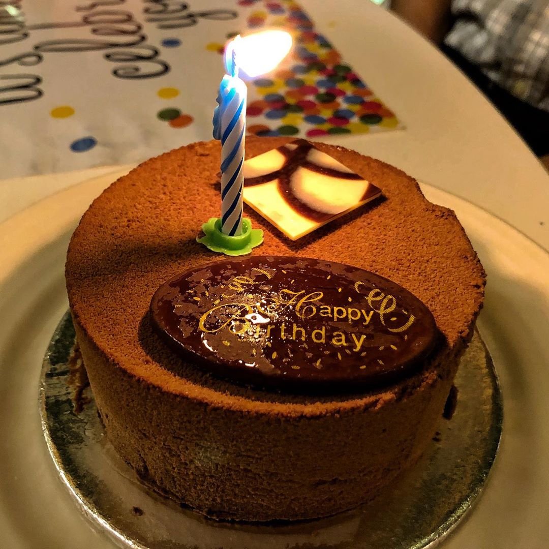 chocolate mousse mini-cake, shangri-la, birthday perks restaurants