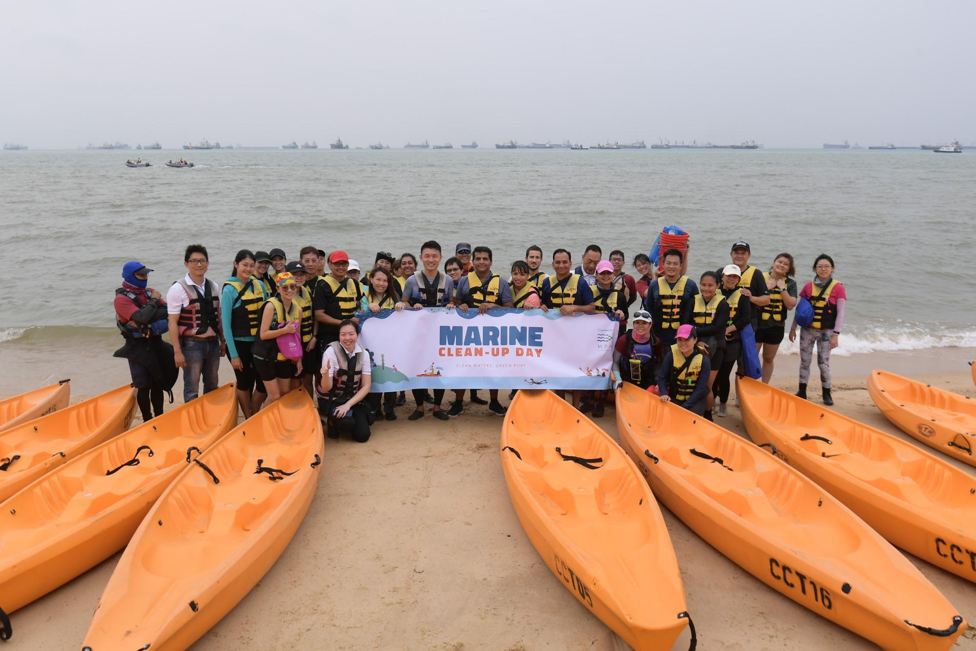 Mr Baey Yam Keng with volunteers at Marine Clean-up Day 2019