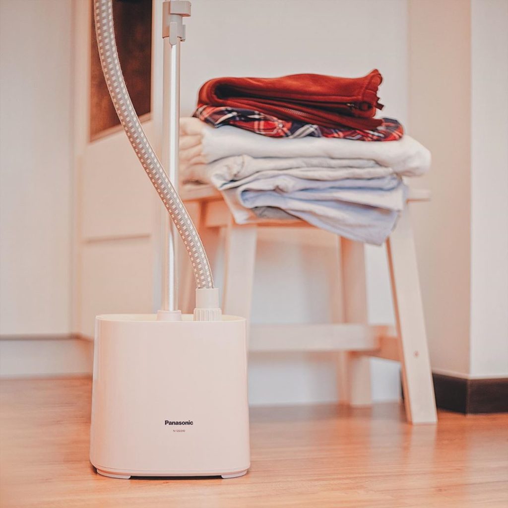 8 Best Garment Steamers In Singapore For Easy Dewrinkling Of Clothes