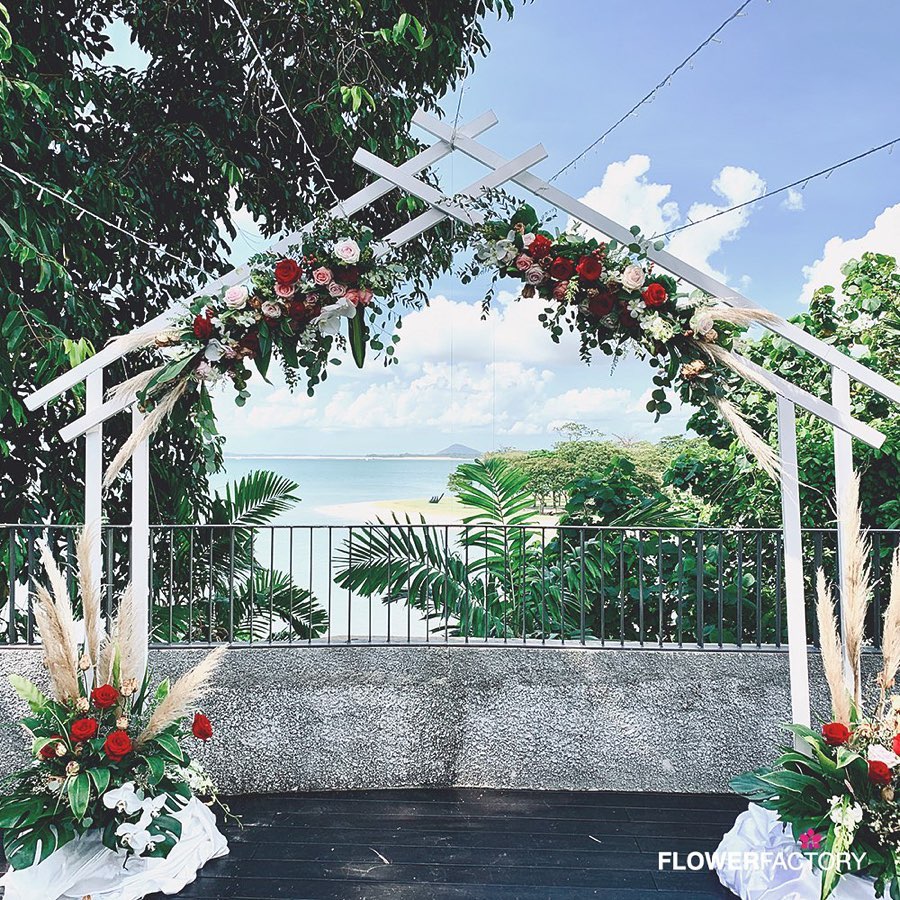 Wedding tips - Floral arch