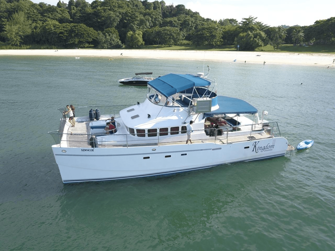Yacht rental Singapore - Power Catamaran Kingdom