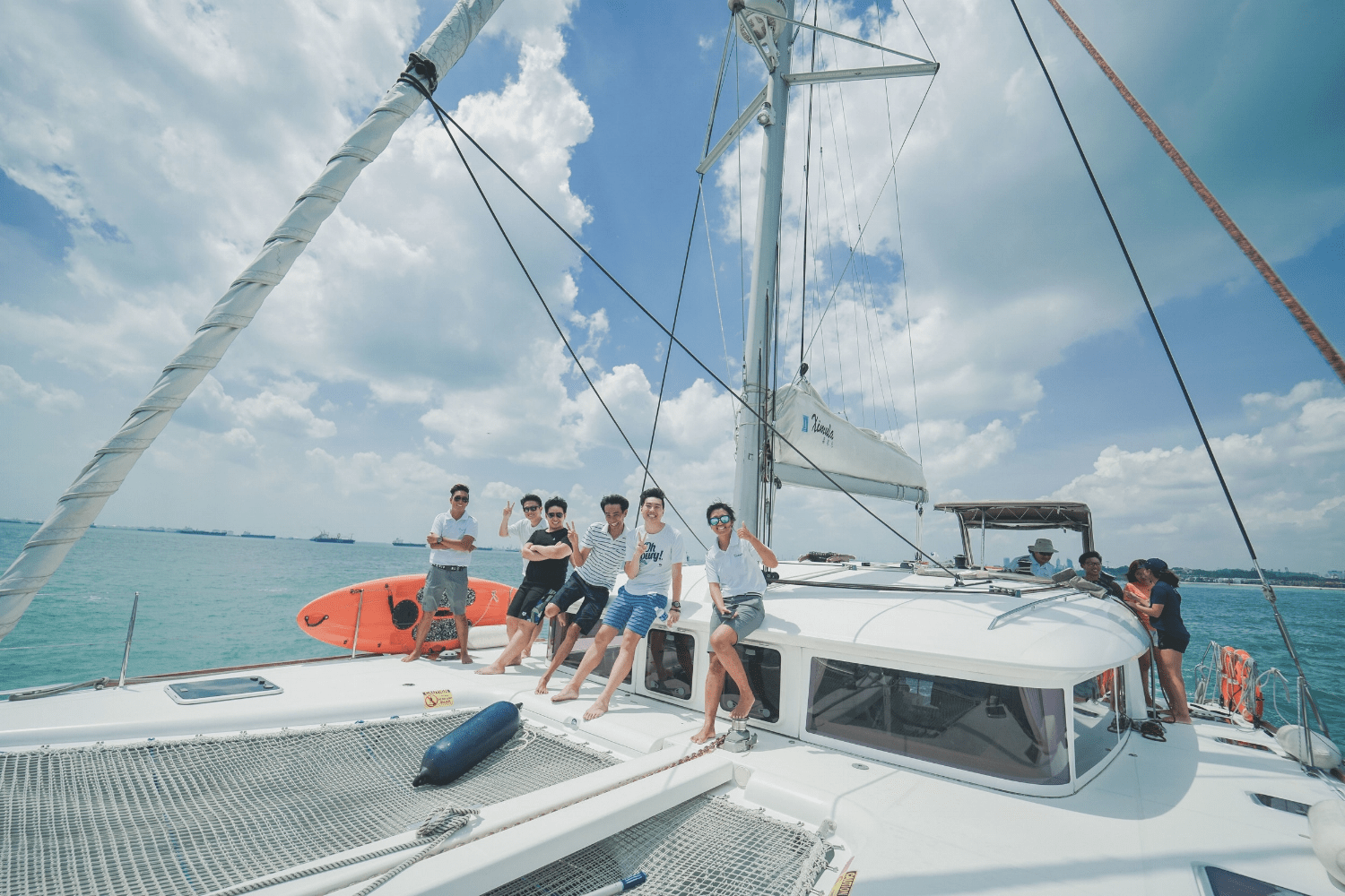 Yacht rental Singapore - The Barracks Hotel’s Sea Breeze & Champagne