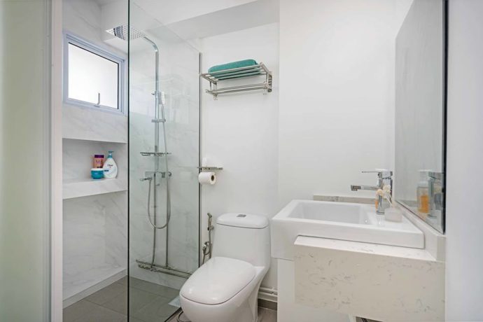 12 HDB Toilet Renovation Tips To Make Your Tiny Bathroom Feel More ...