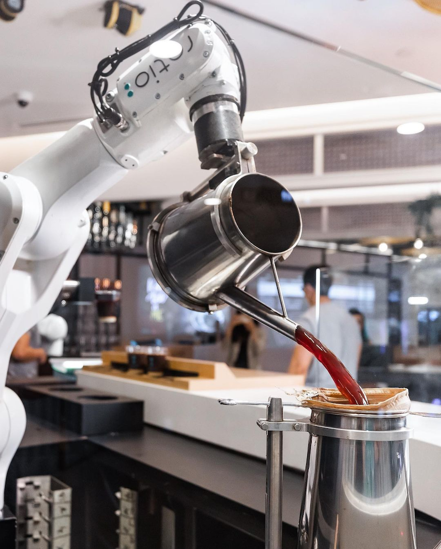 new cafes restaurants january 2021 - ratio cafe robot