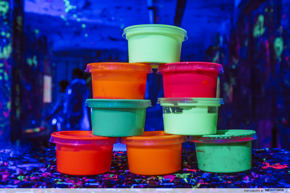 splat paint house - UV party