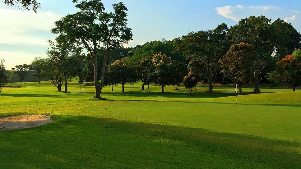 Places to golf - Mandai Executive Golf Course