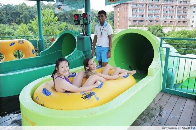 Adventure Cove Waterpark - Spiral Washout