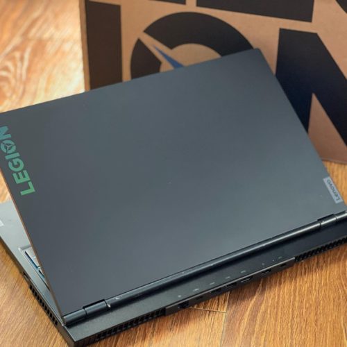 8 Best Gaming Laptops In Singapore So Powerful They’ll Make You Final Boss For Your MMORPG Games