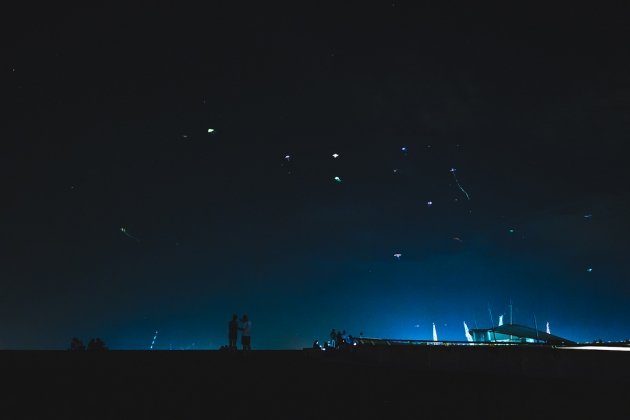 late night date ideas - Kite-flying under the stars