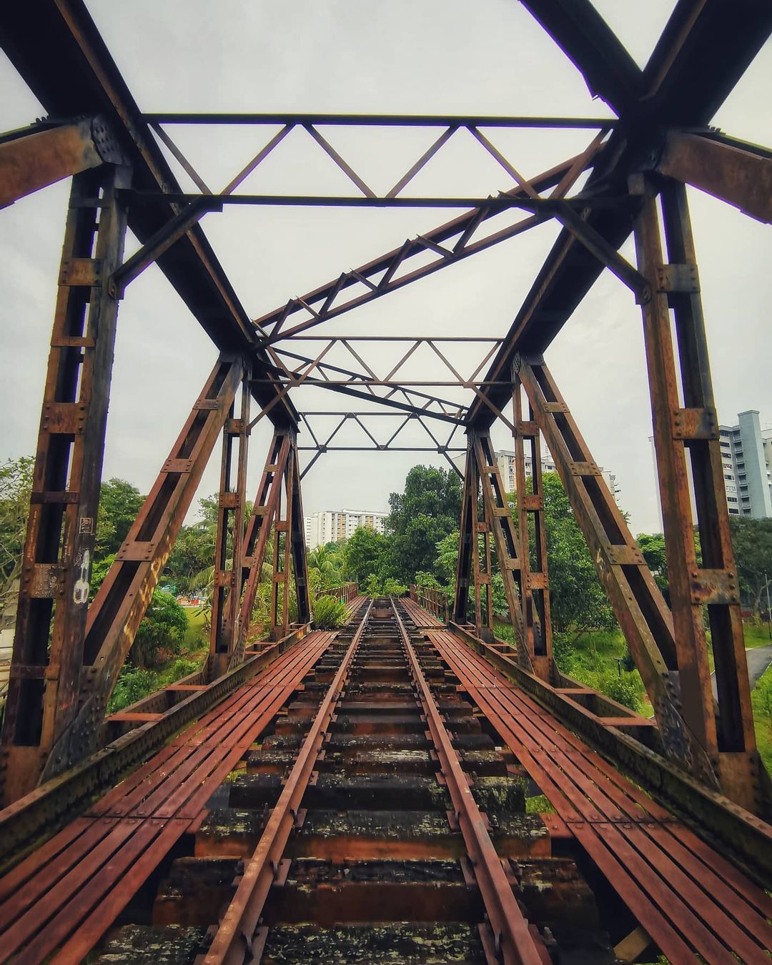things to do in west singapore - sunset way truss bridge railway