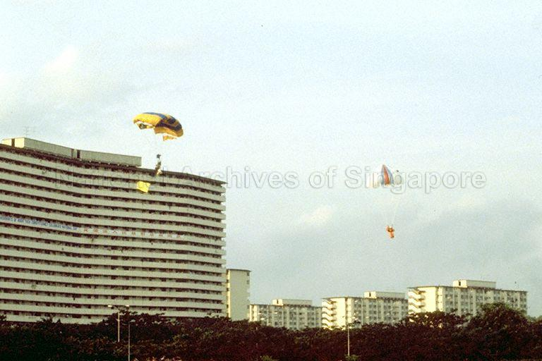 parachute landing in toa payoh