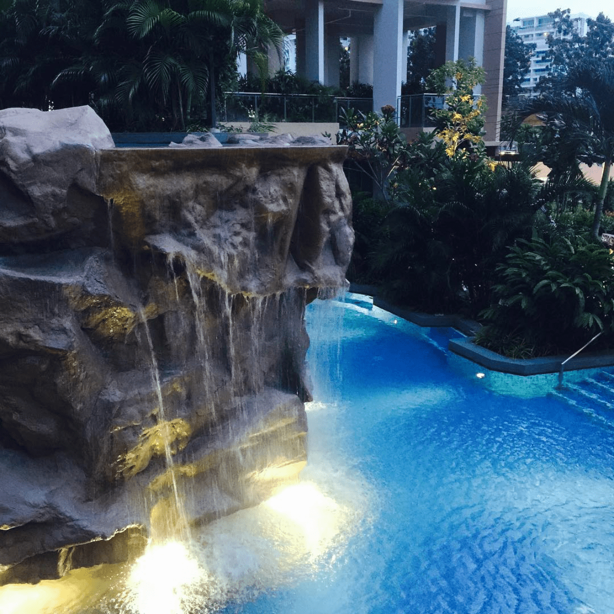 Best Condo Swimming Pools - The Glades