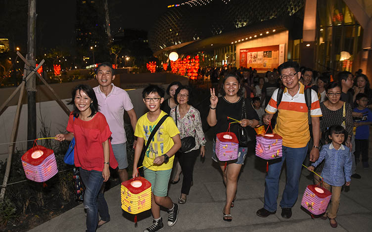 mid-autumn festival singapore - lantern walk with the whole family