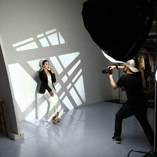 7 Tools Under 30 To Set Up A Photo Studio At Home For SelfPortraits