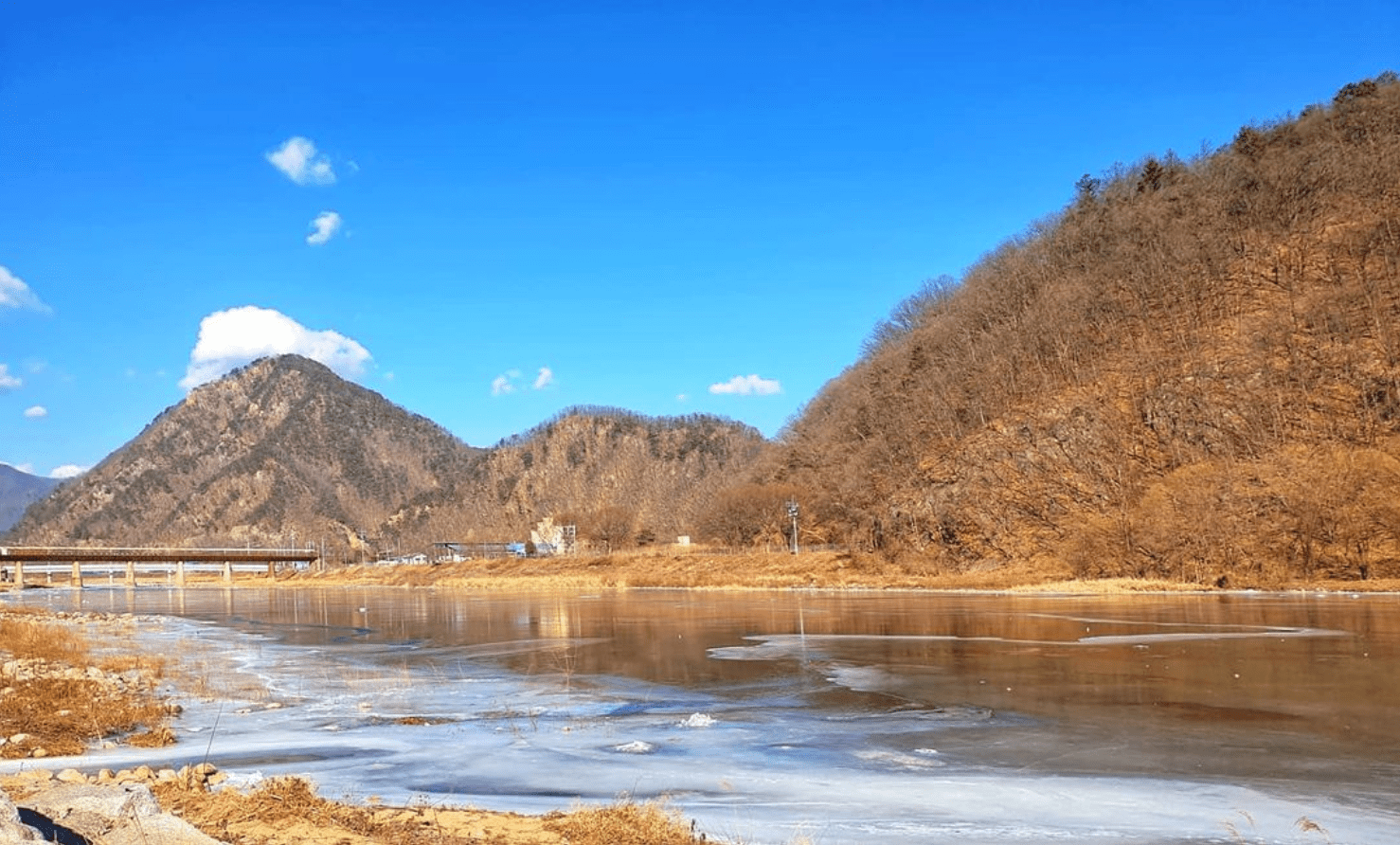 Korean islands - frozen river
