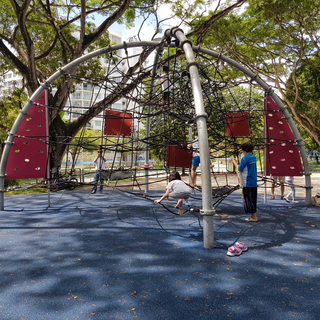 yishun park - climbing net