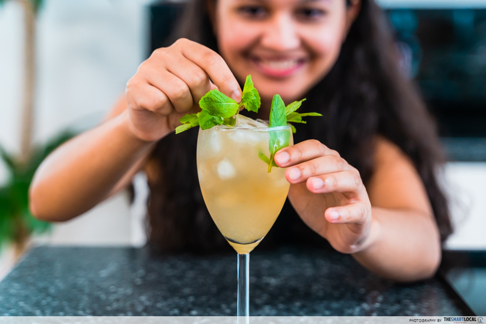 Creative ways to celebrate xmas - make a cocktail