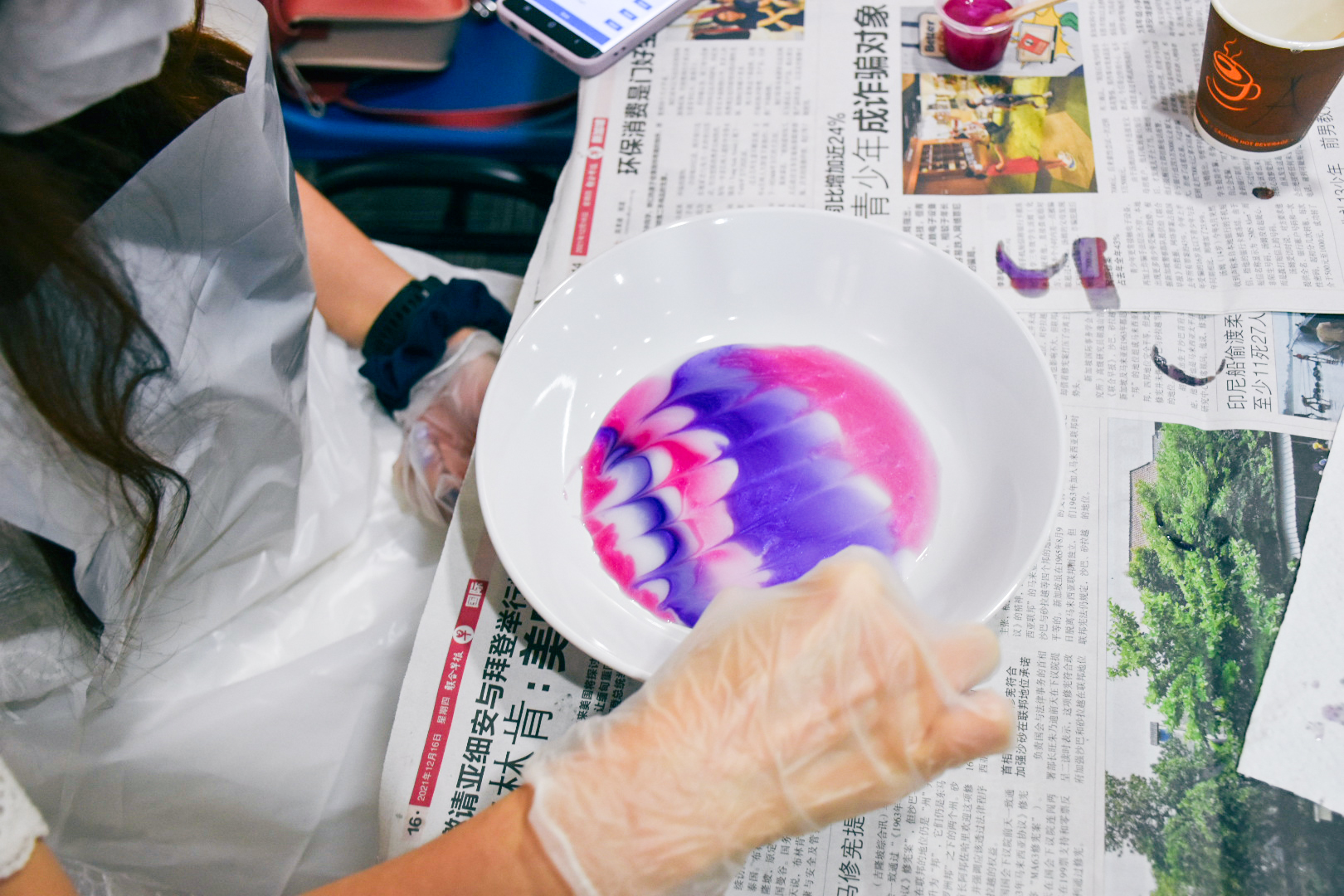 resin-art-plate-decorating-craft-classes-singapore