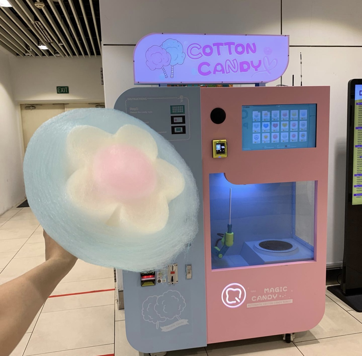 Cotton candy vending machine