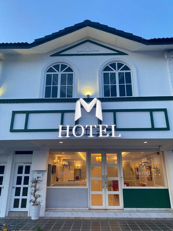 JB hotels - M Hotel