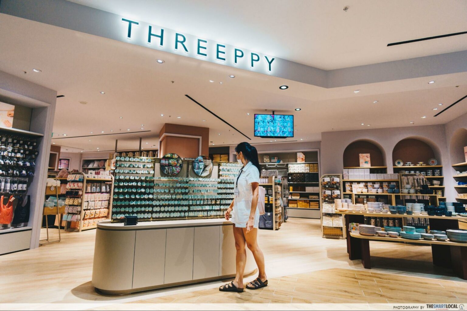 DAISO's Flagship Store At Jurong Point Has Multi Zones & Free Tote Bags