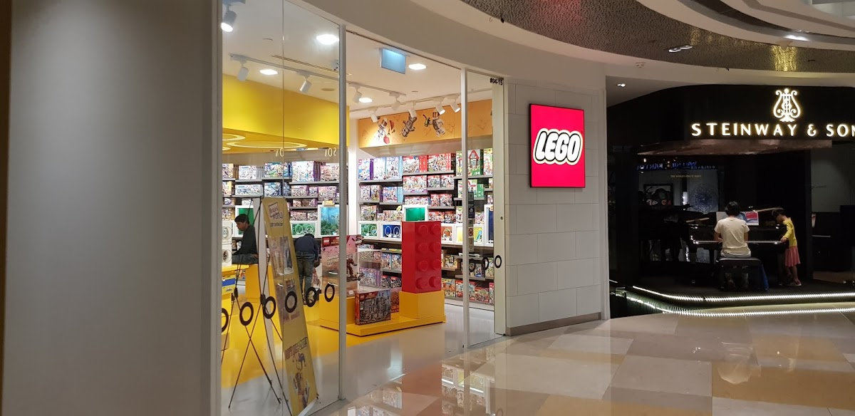 LEGO store ion
