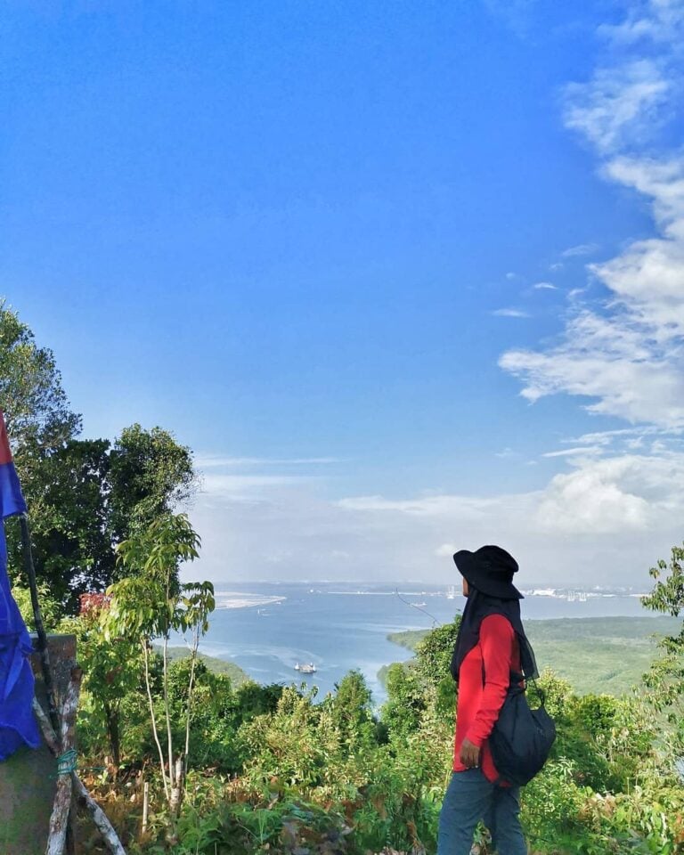 12 Best Hiking Trails In Johor Bahru [2023]