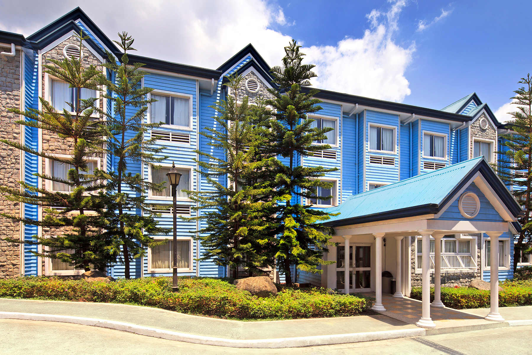 solo travels near singapore microtel by wyndham baguio