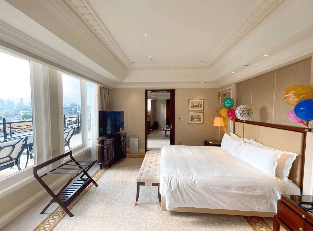 Singapore Hotels With Best F1 Views - fullerton hotel palladian suite