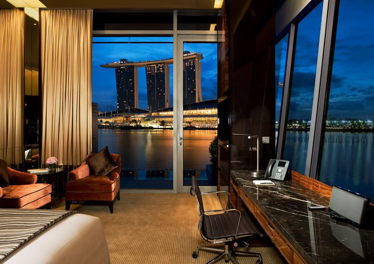 hotels with private jacuzzi - The Fullerton Bay Hotel