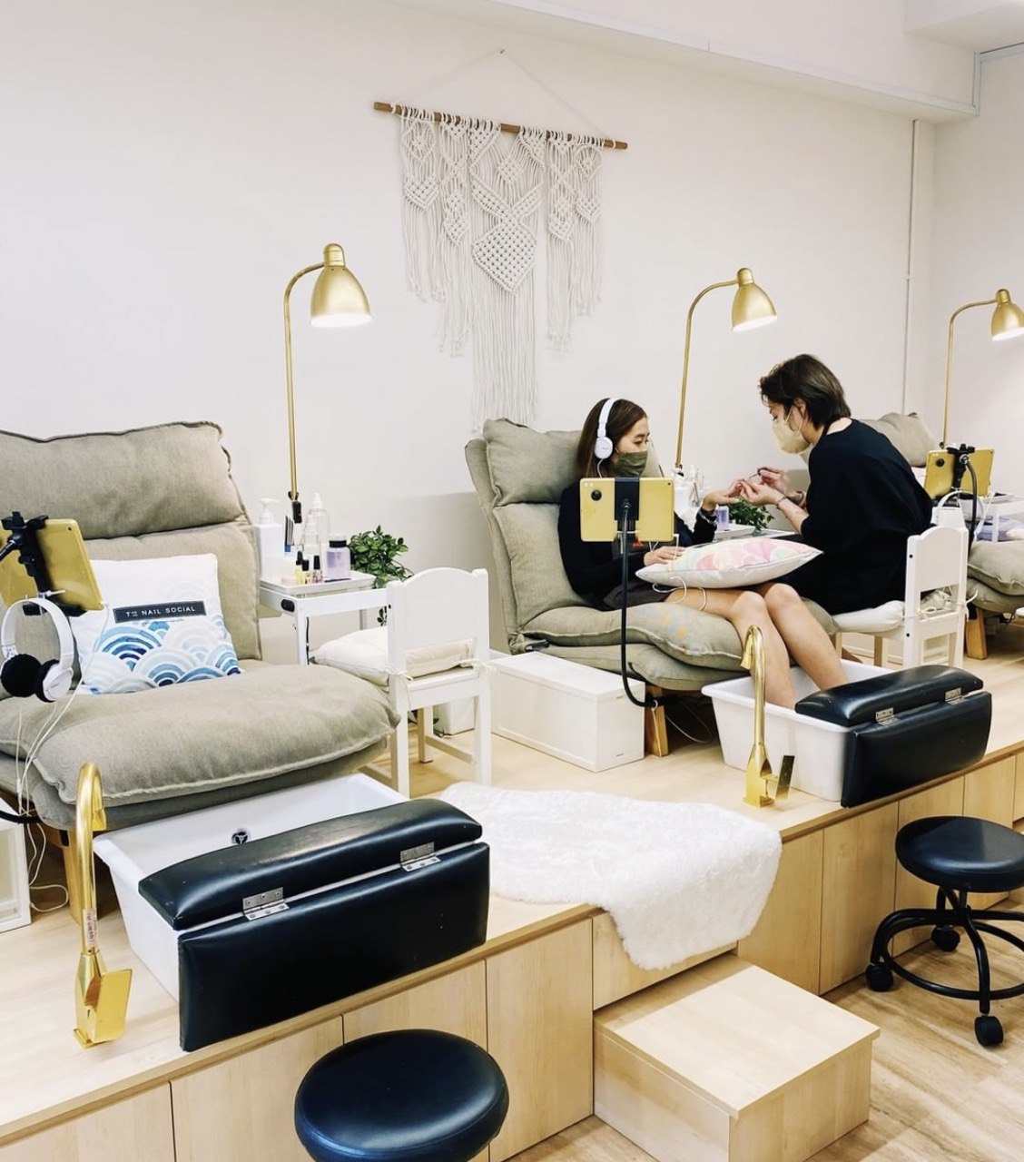 The Social Space in Chinatown - nail salon