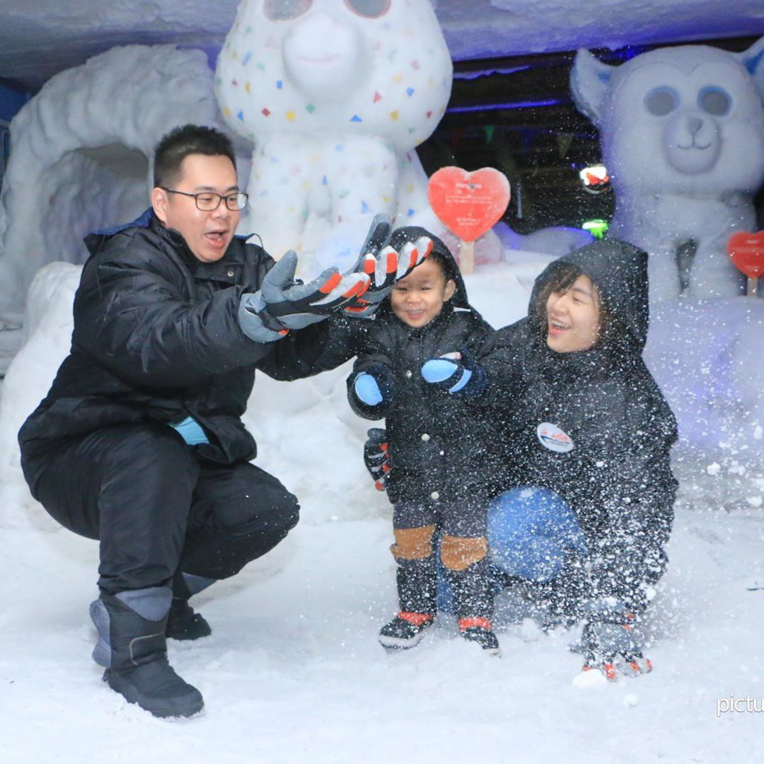 kid-friendly activities in Singapore - Snow City Singapore