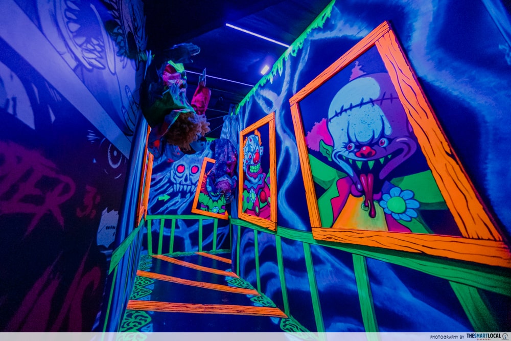 Halloween Horror Nights at USS Killustrator Haunted House Clowns