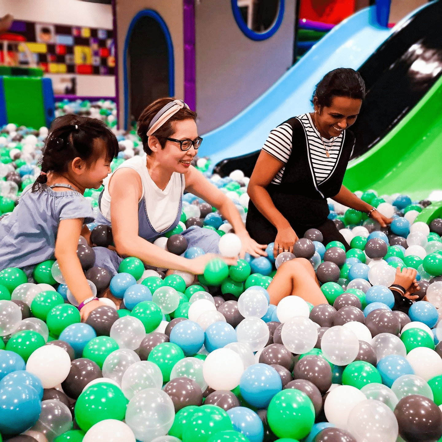 Play by KinderPlay - Mega Ball Pit