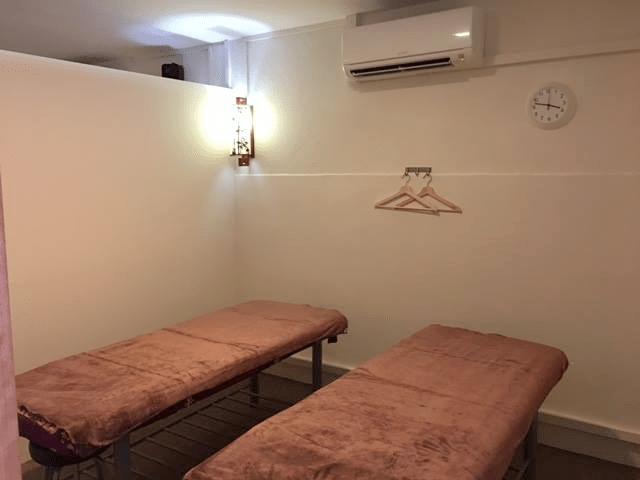 ZUYUE Body Wellness & Foot Spa massage beds
