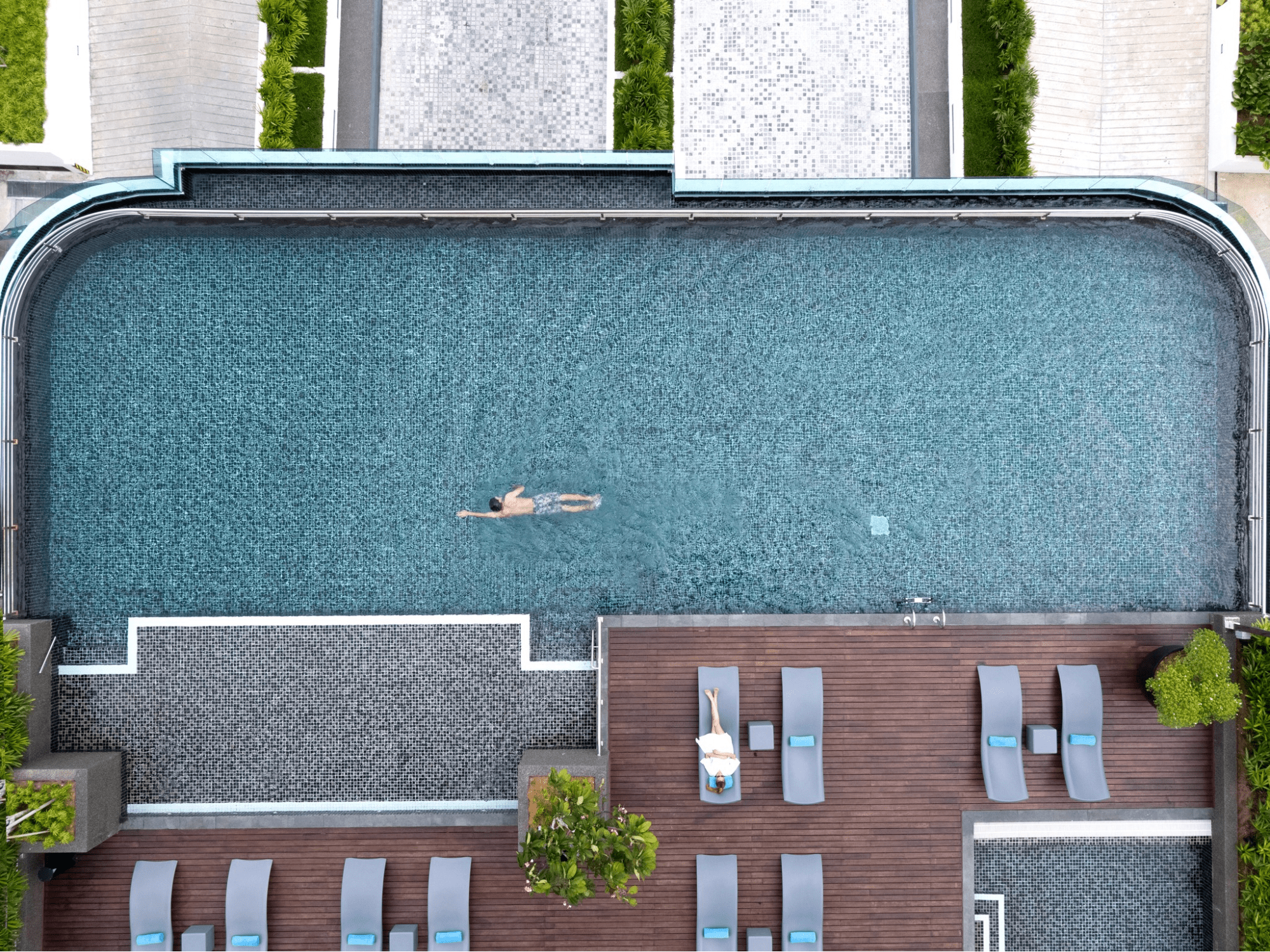 luxury hotels near singapore - Capri by Fraser, Johor Bahru pool