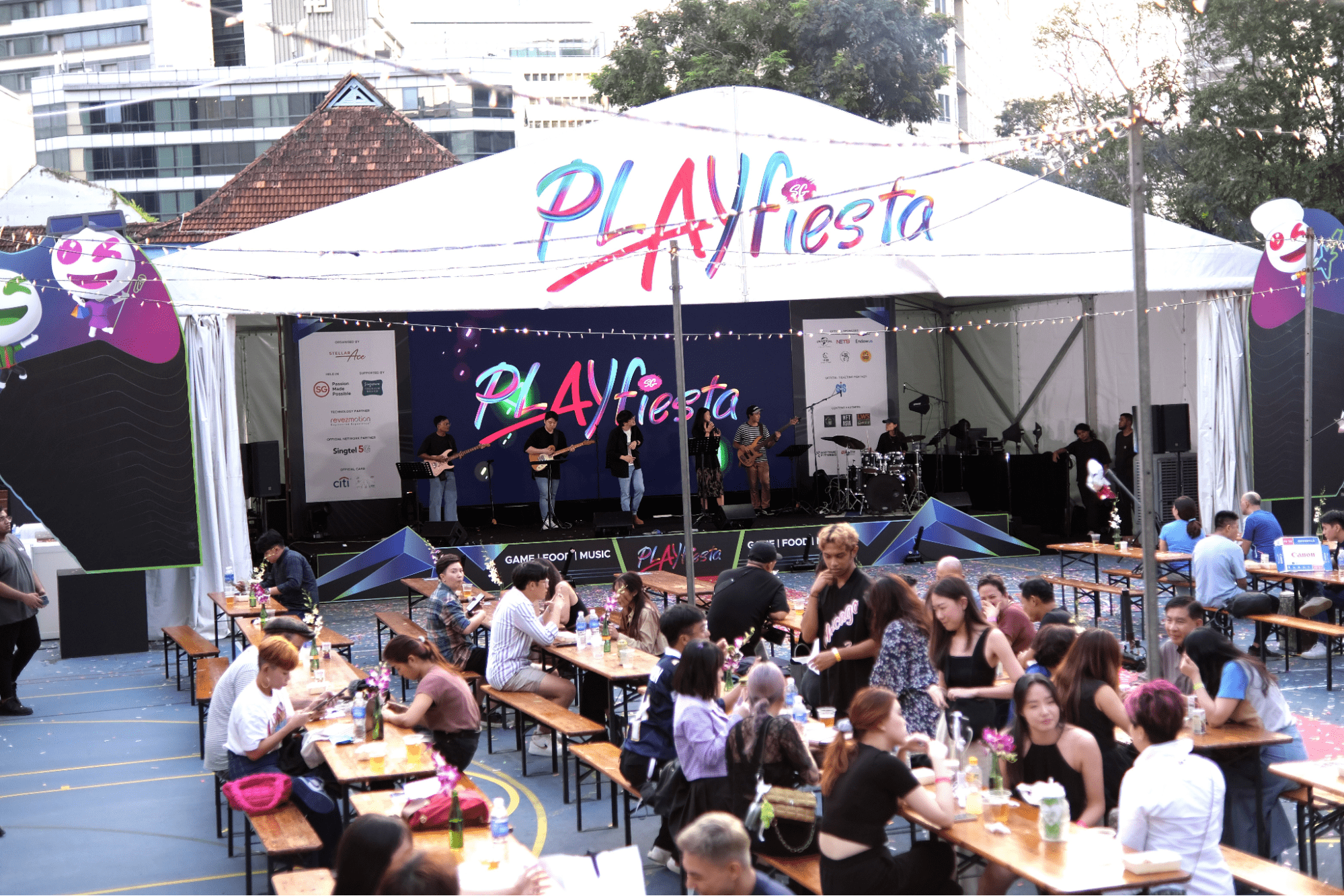 PLAYfiesta - Stage