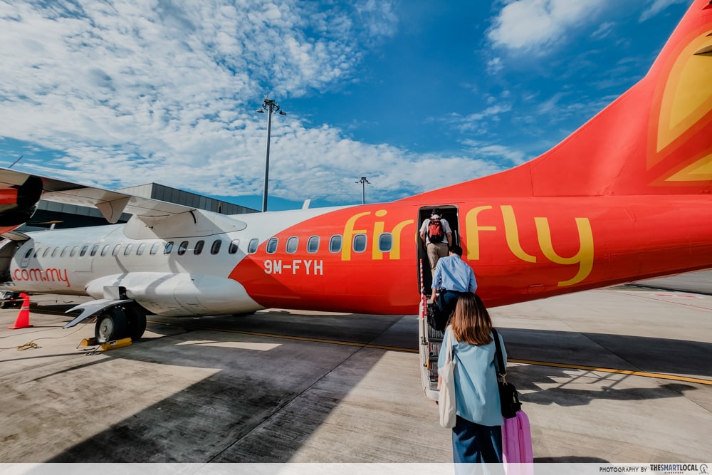 firefly airline seletar airport boarding