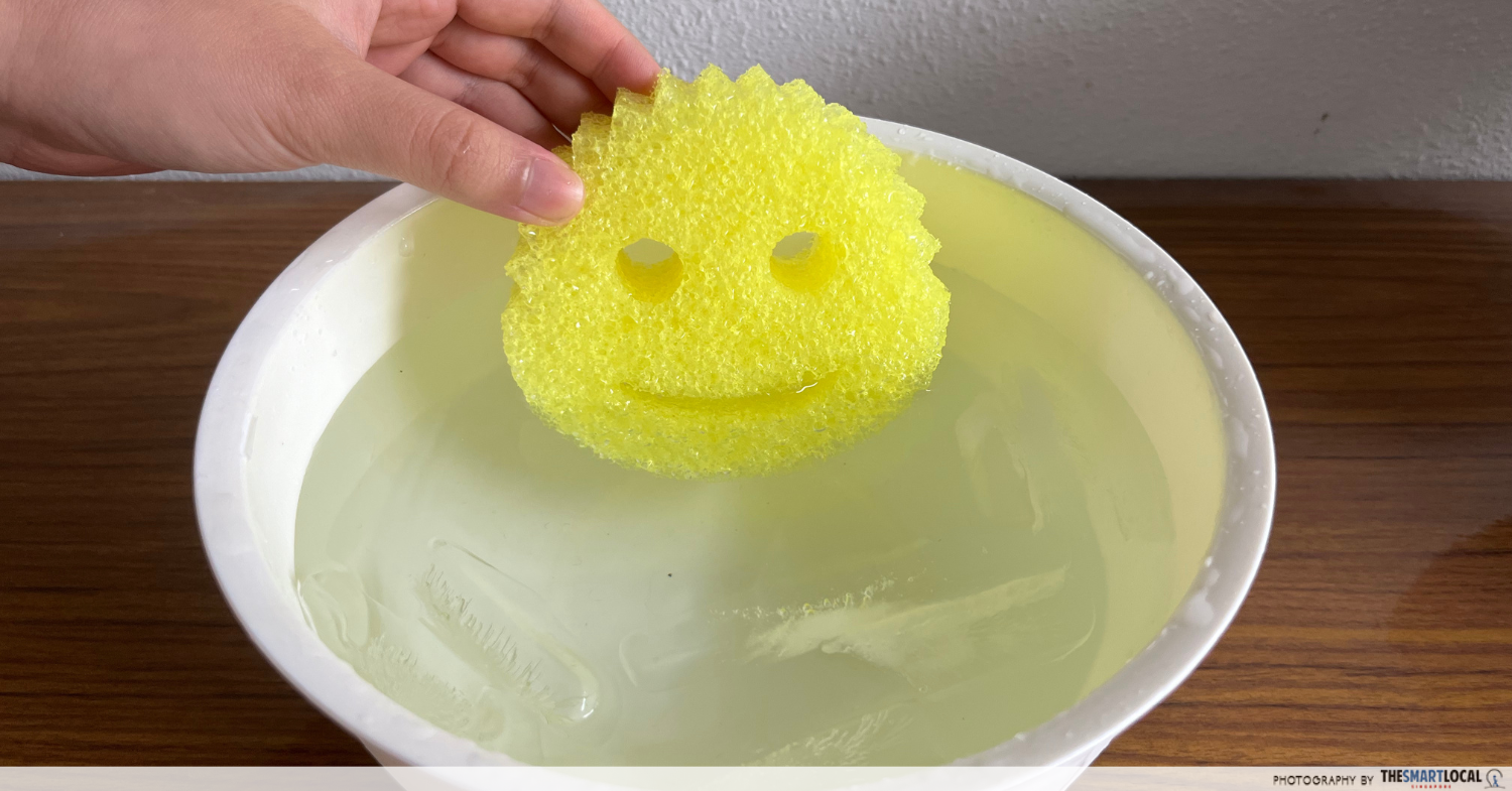 scrub daddy in cold water