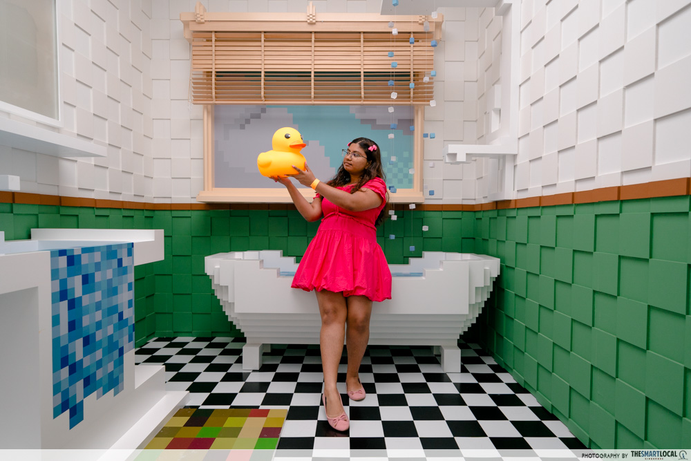 Pixel Toilet in Paradise Found room at 29Rooms