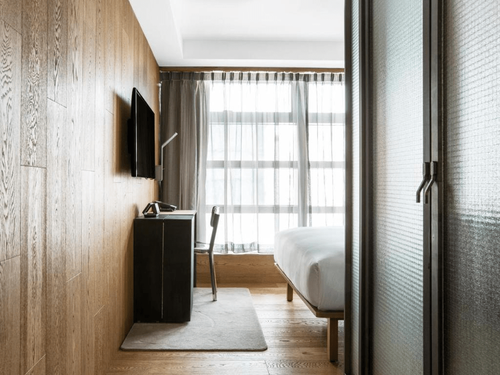 Tuve Hotel HongKong comfort room