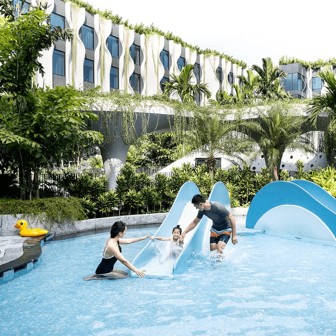 Hotel swimming pools - Village Hotel Sentosa